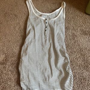 Old navy ribbed maternity tank size large NWOT